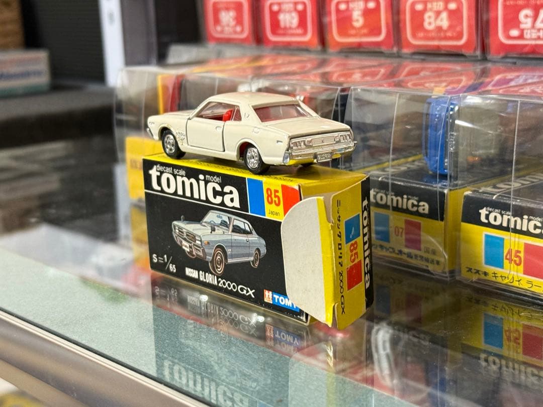 トミカ ニッサン グロリア 2000GX 日本製 黒箱