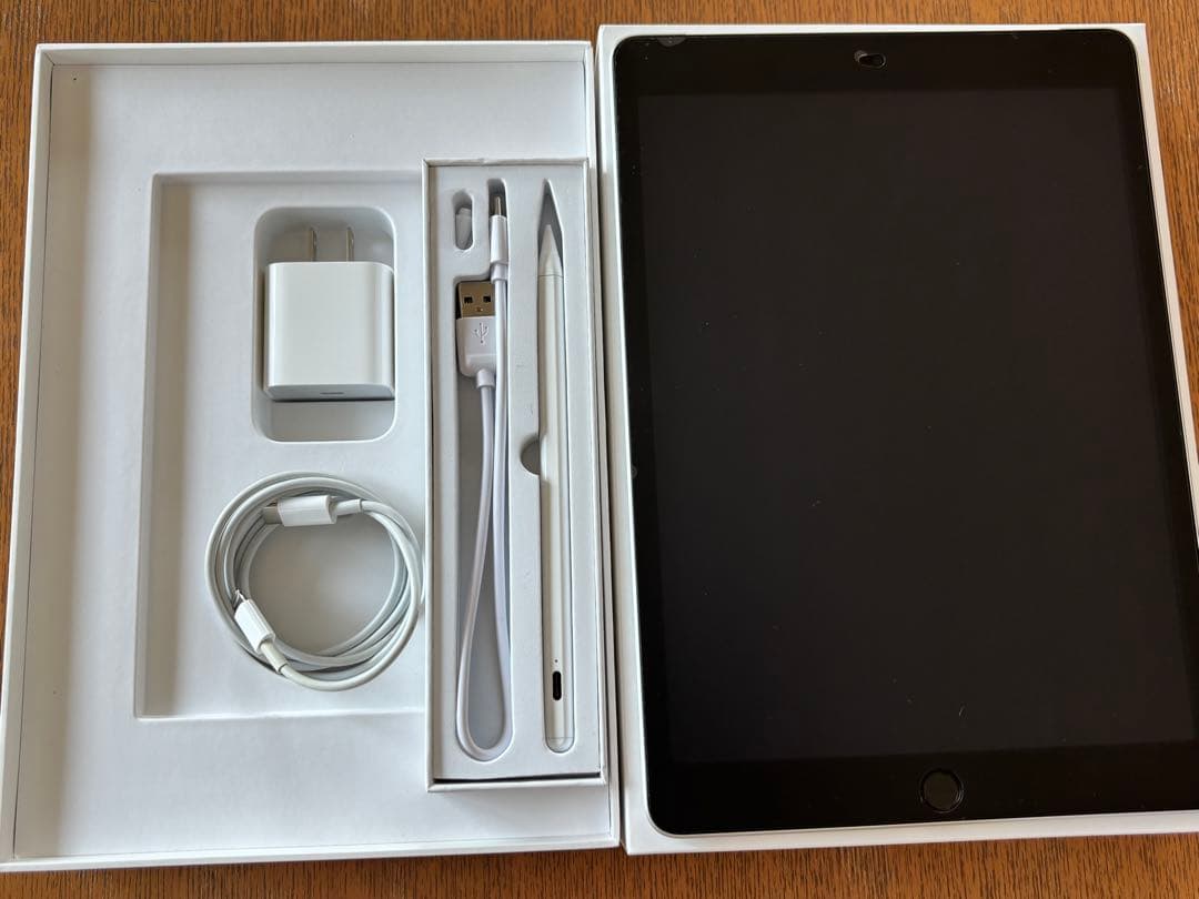 【美品】iPad 第9世代 64GB　iOS26.3