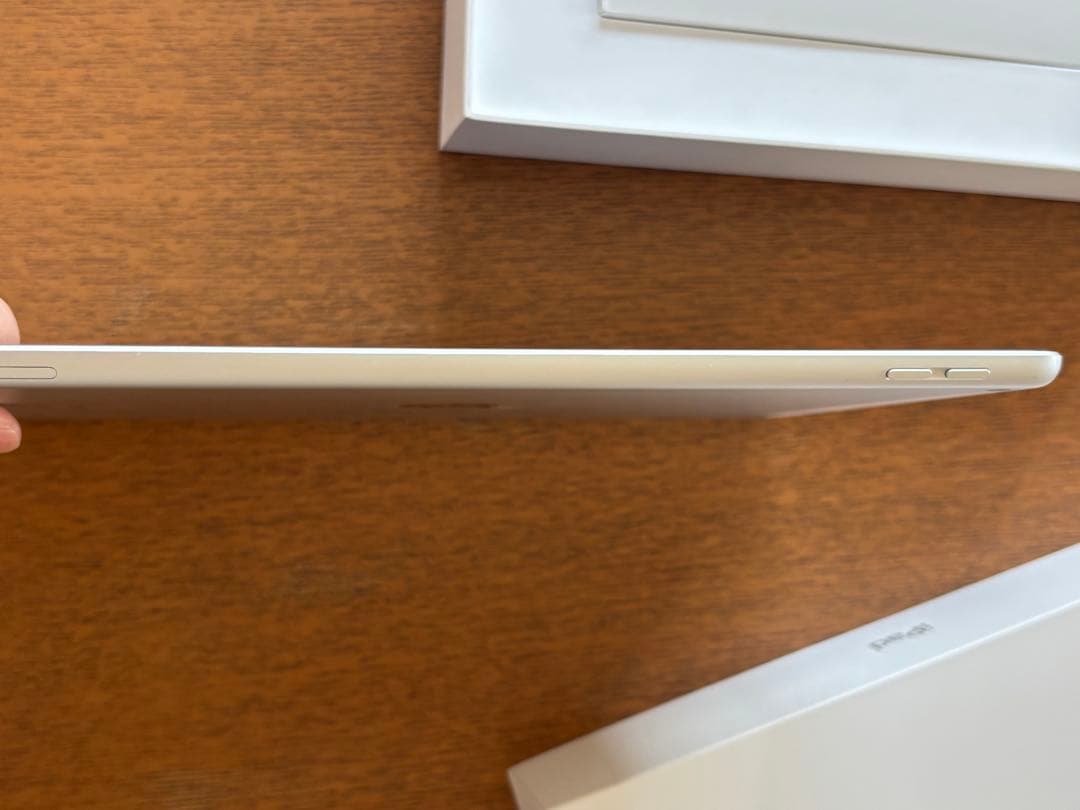 【美品】iPad 第9世代 64GB　iOS26.3