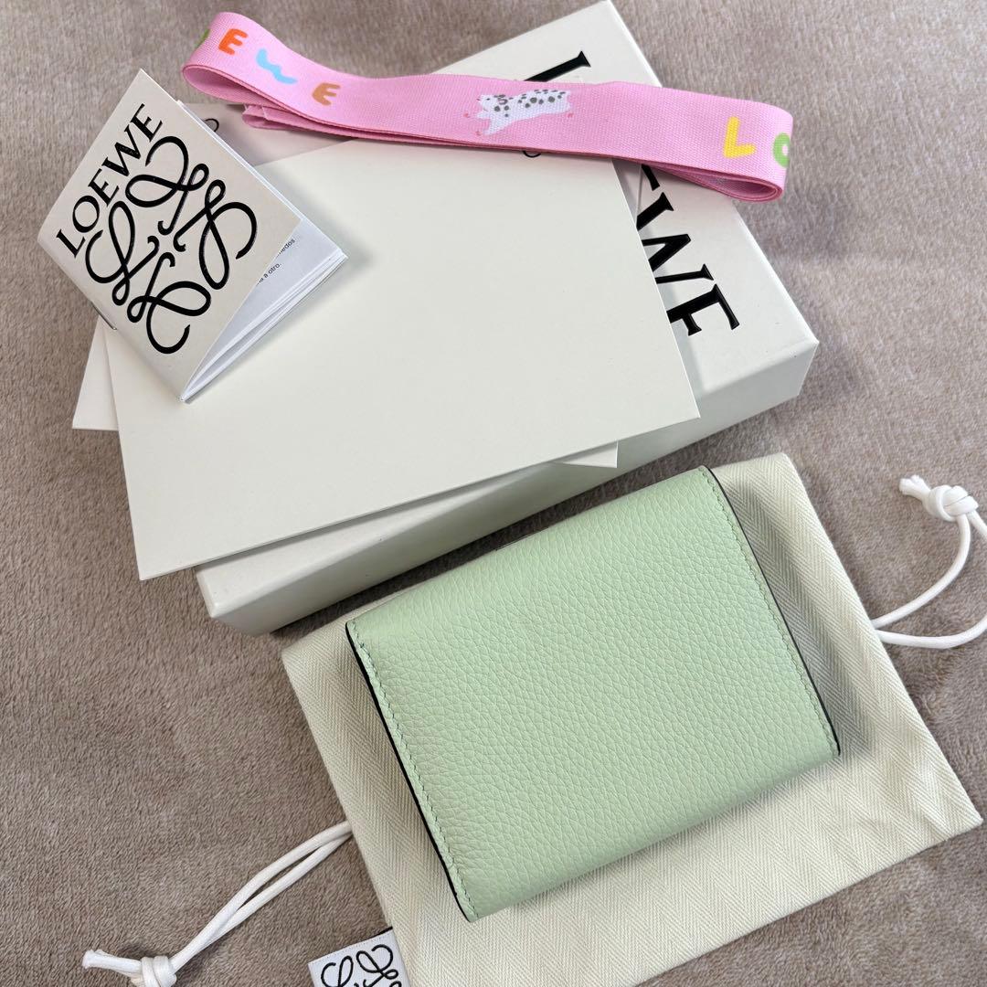 専用出品 《未使用》 LOEWE トライフォールドウォレット
