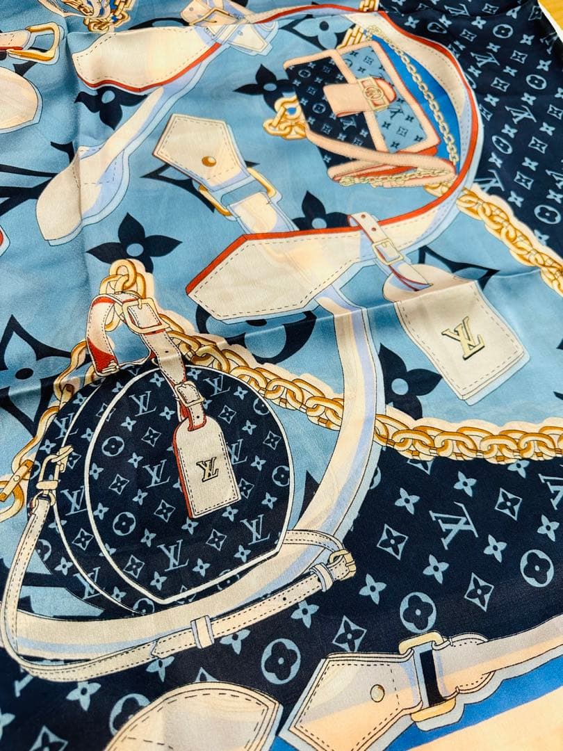 LOUIS VUITTON シルク100%スカーフ