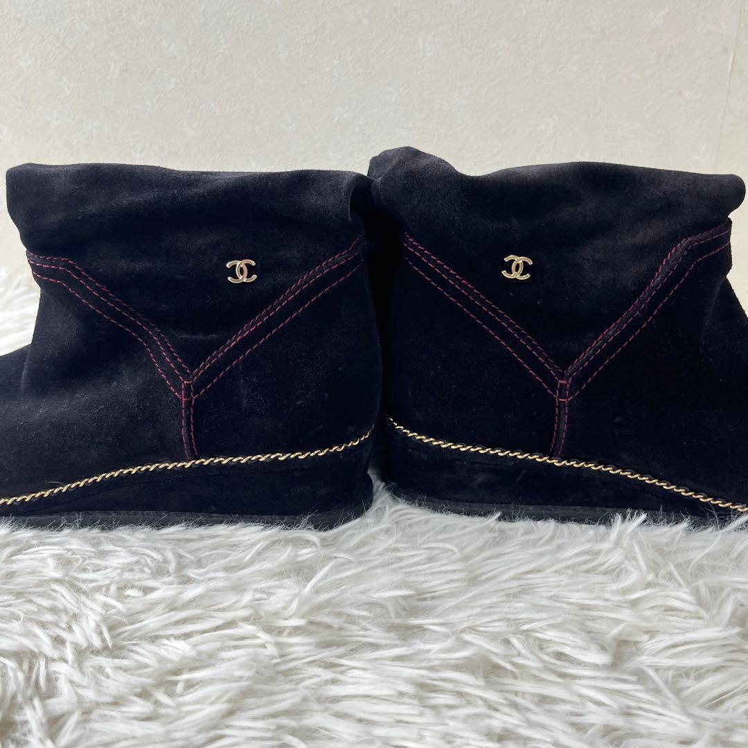 美品　CHANEL ロングブーツ　スエード　黒　23.5 ココマーク　チェーン