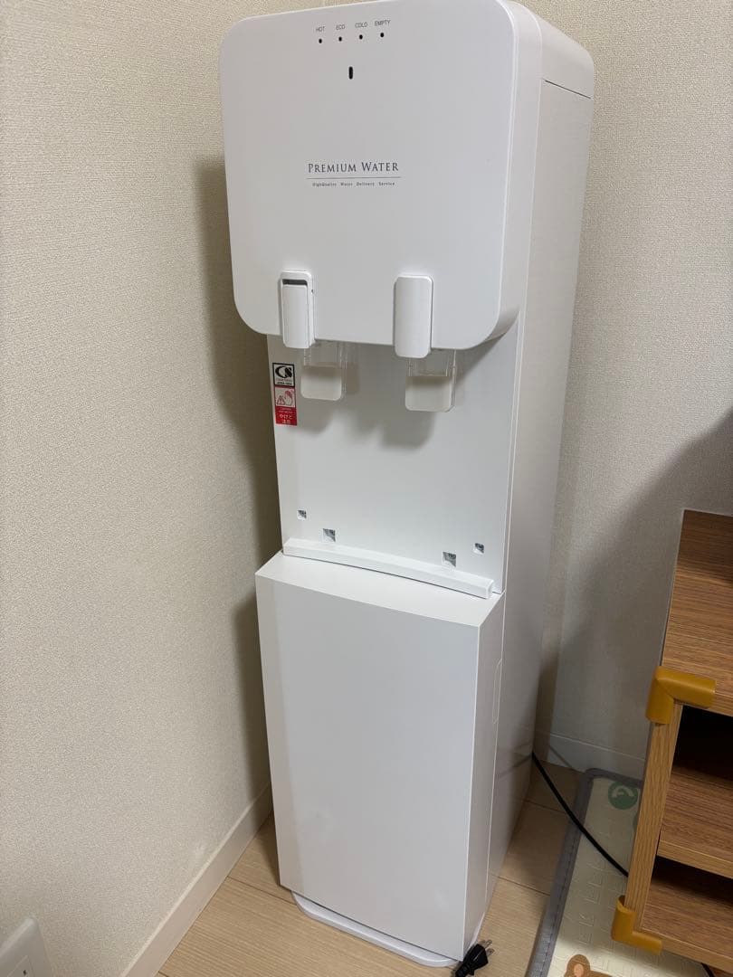 PREMIUM WATER ウォーターサーバー ホワイト　famfit