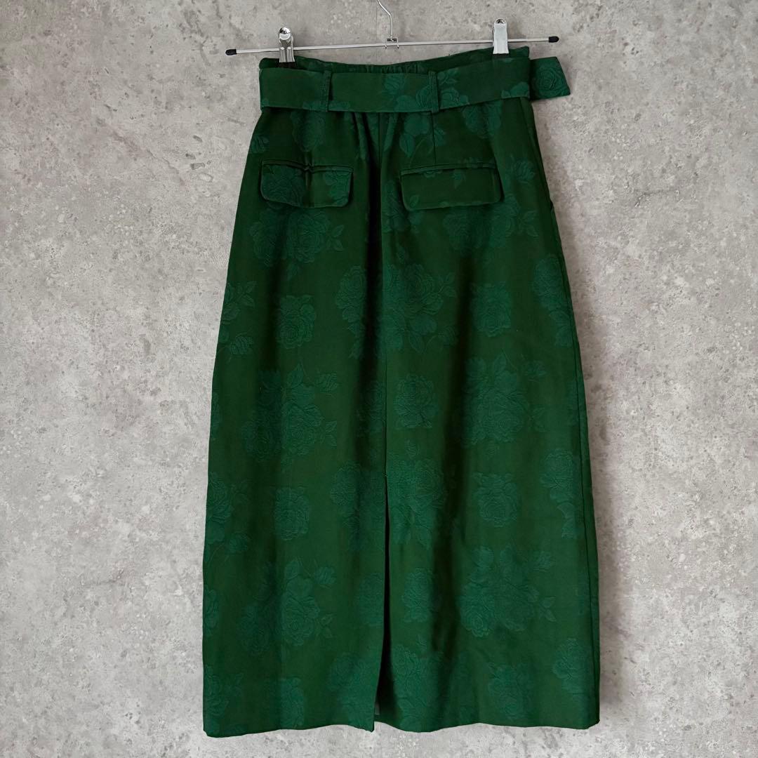 tnewties 貴妃椅に身を沈めて グリーン　スカート　M