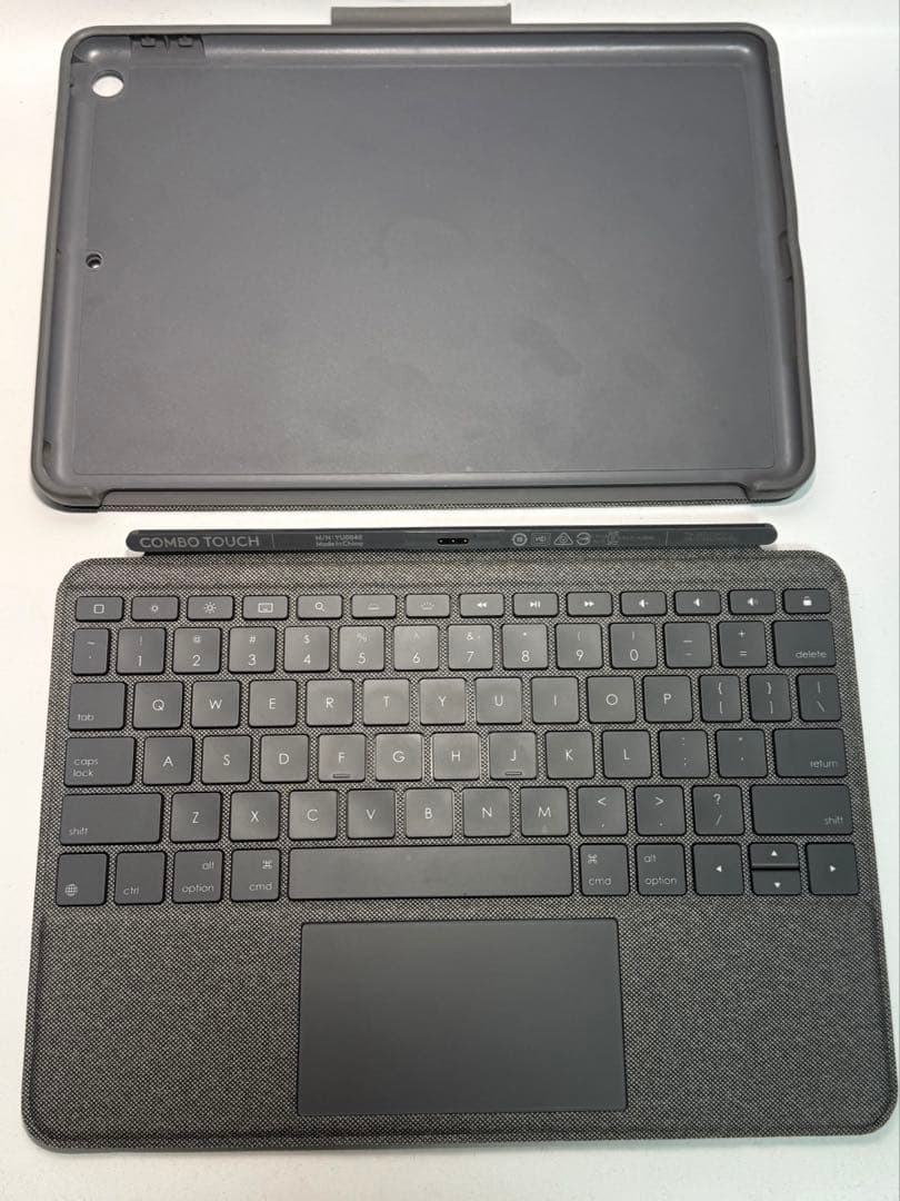 「ipad 第9世代64G」＋「ロジクールトラックパッド付き キーボードケース」