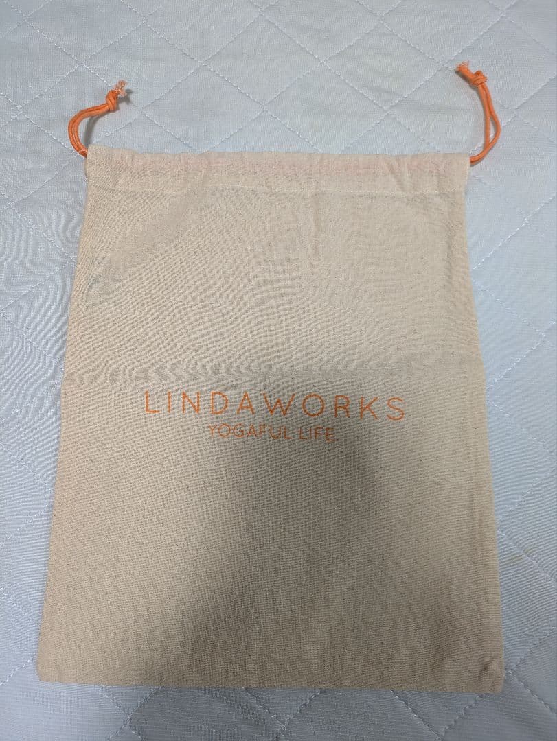 新品タグ付【リンダワークス】ヨガウェア上(P)下(М)オリーブ柄ミントグリーン