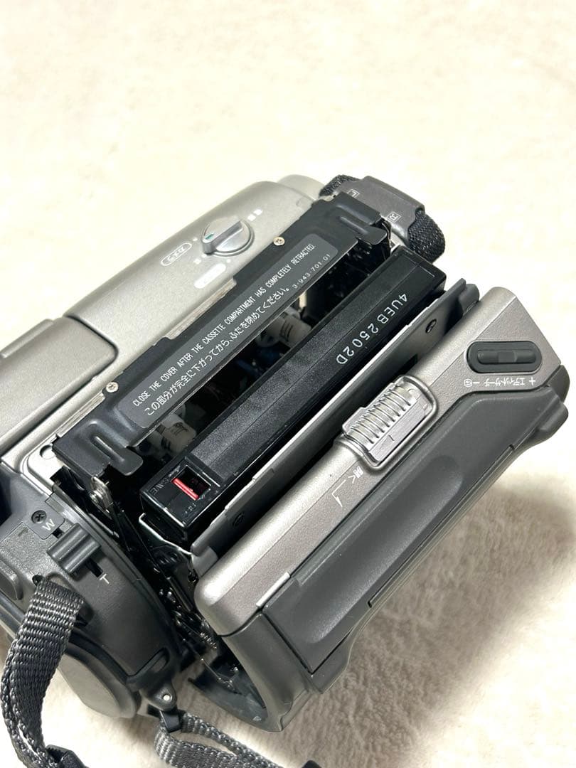 【美品 動作確認済】 ソニー video Hi8 ビデオカメラ CCD-TR2