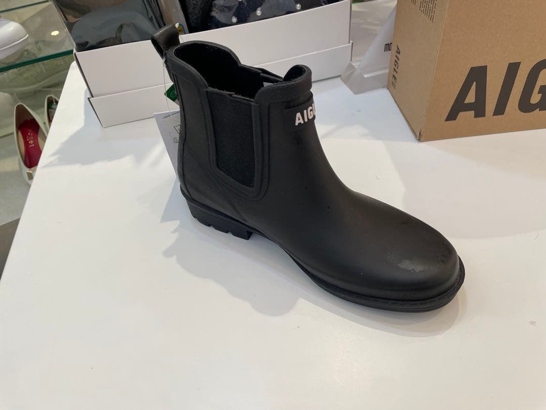 AIGLE ブラック チェルシーブーツ