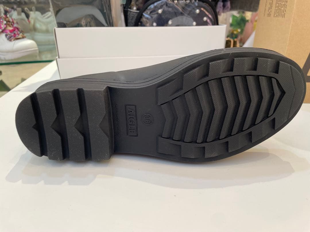 AIGLE ブラック チェルシーブーツ