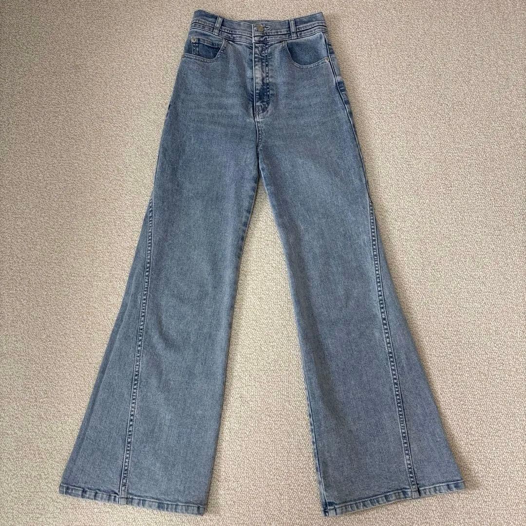 SNIDEL Sustainableストレッチフレアデニムパンツ