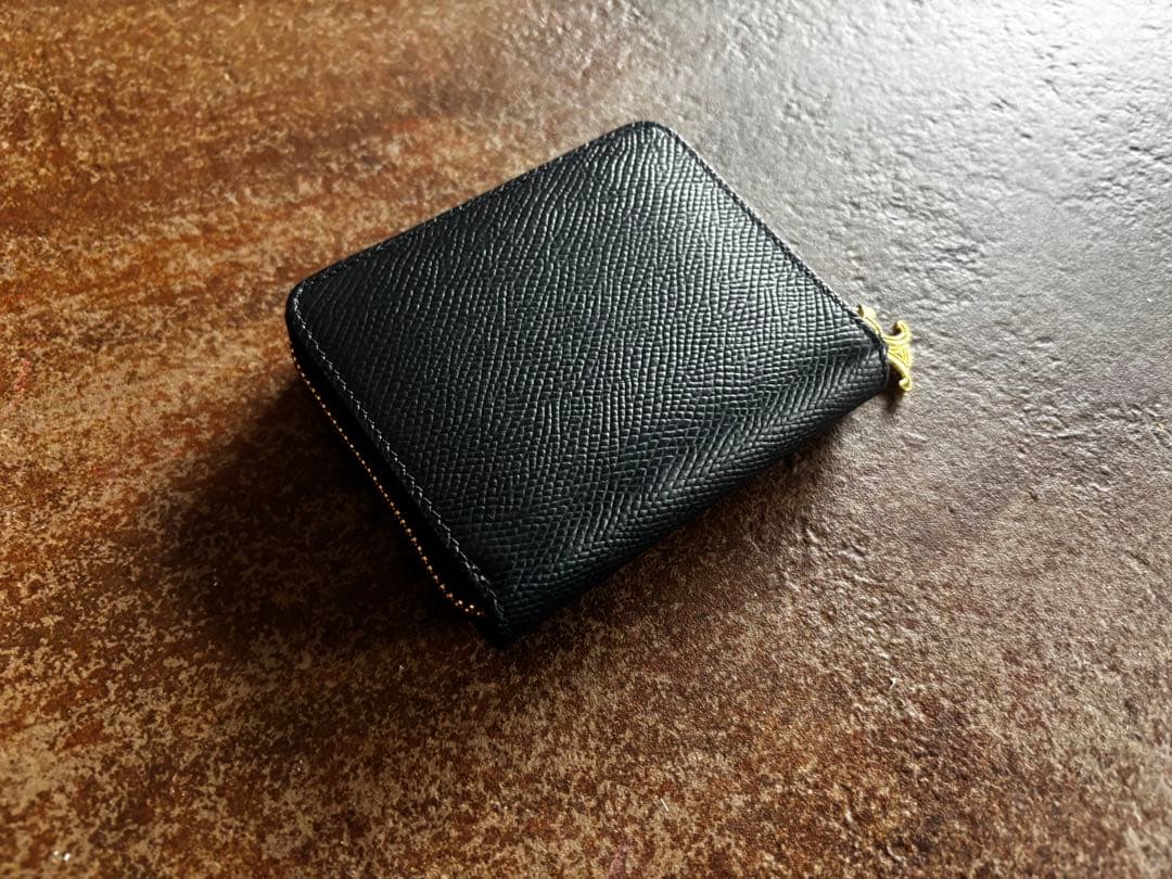 【ほぼ新品】セリーヌ スモール ジップウォレット トリオンフチャーム