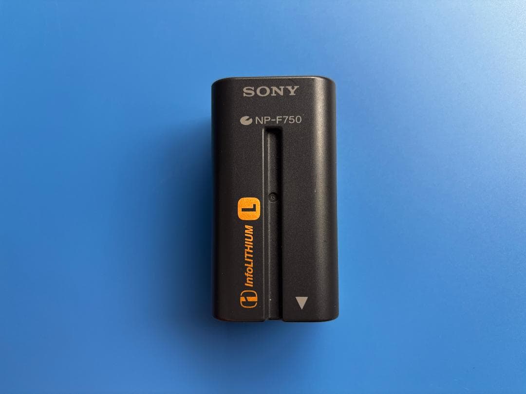 ジャンク品SONYハンディカムTRV92　純正バッテリー3個付き