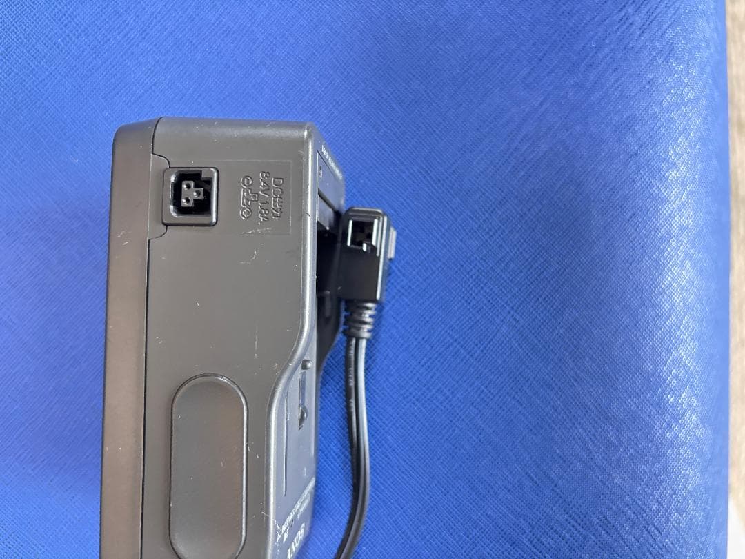ジャンク品SONYハンディカムTRV92　純正バッテリー3個付き