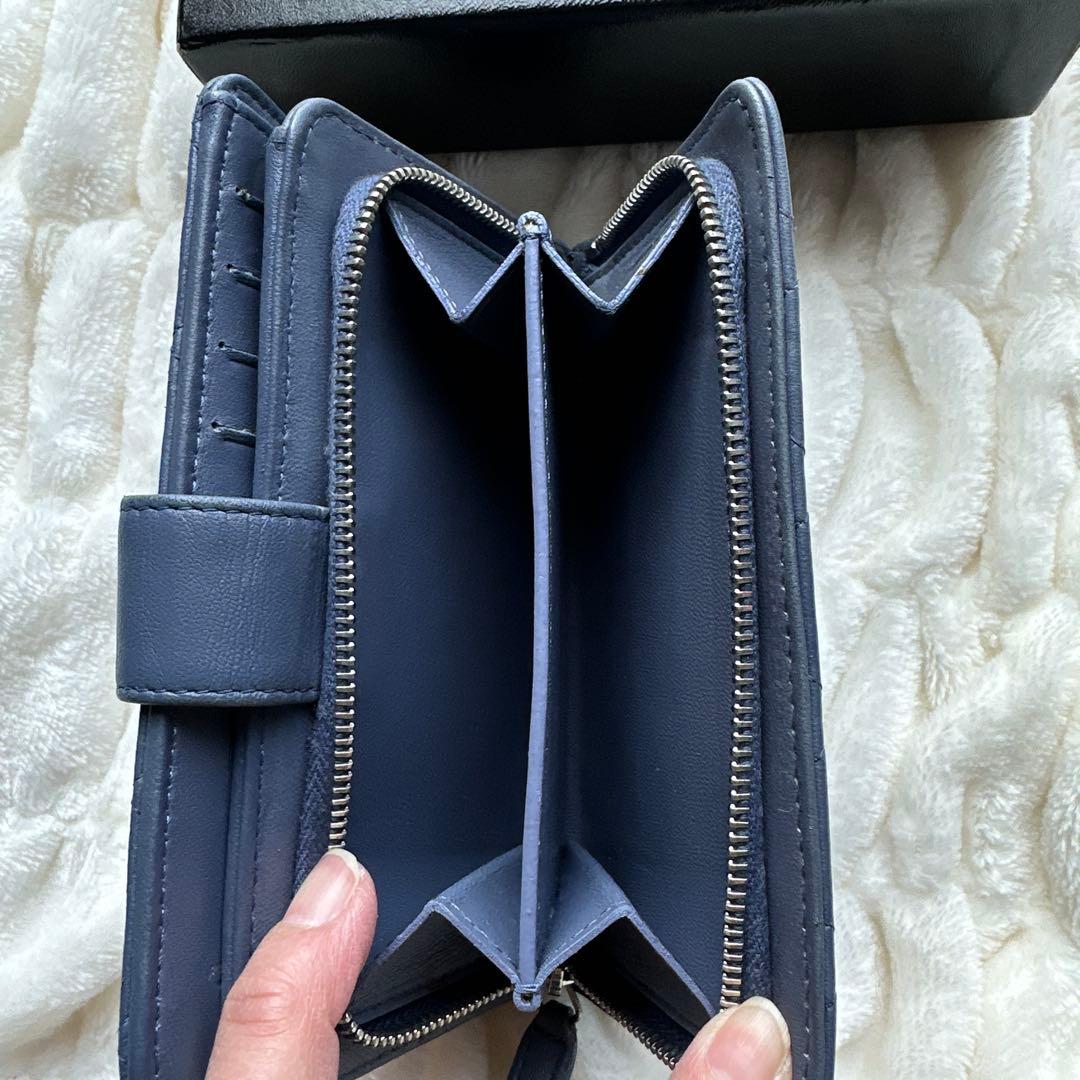 CHANEL ダークブルー 二つ折り財布