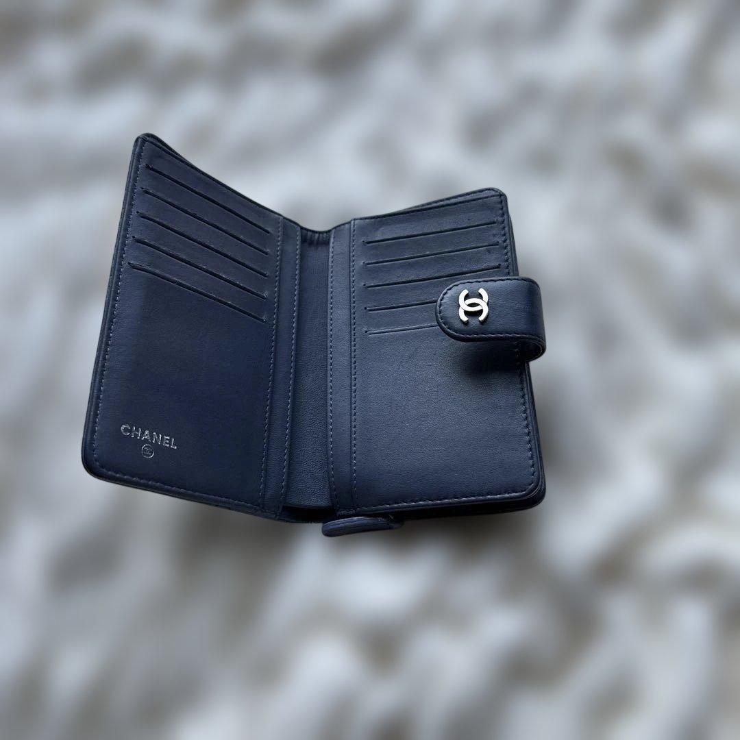 CHANEL ダークブルー 二つ折り財布