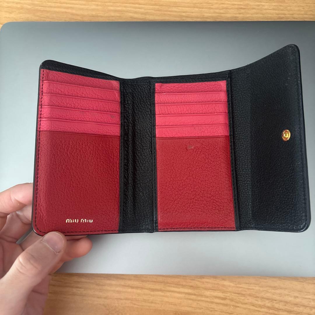 miu miu 三つ折り財布 黒