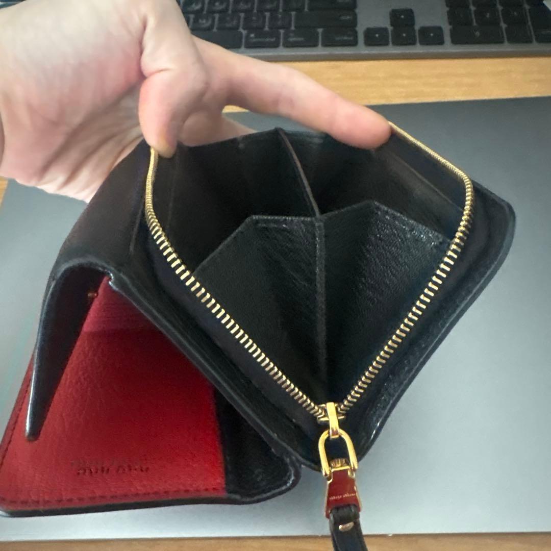 miu miu 三つ折り財布 黒