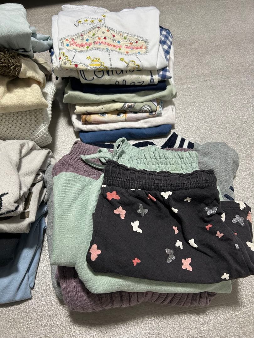 まとめ売り　キッズ服　レディース服セット（カジュアル、刺繍付き）
