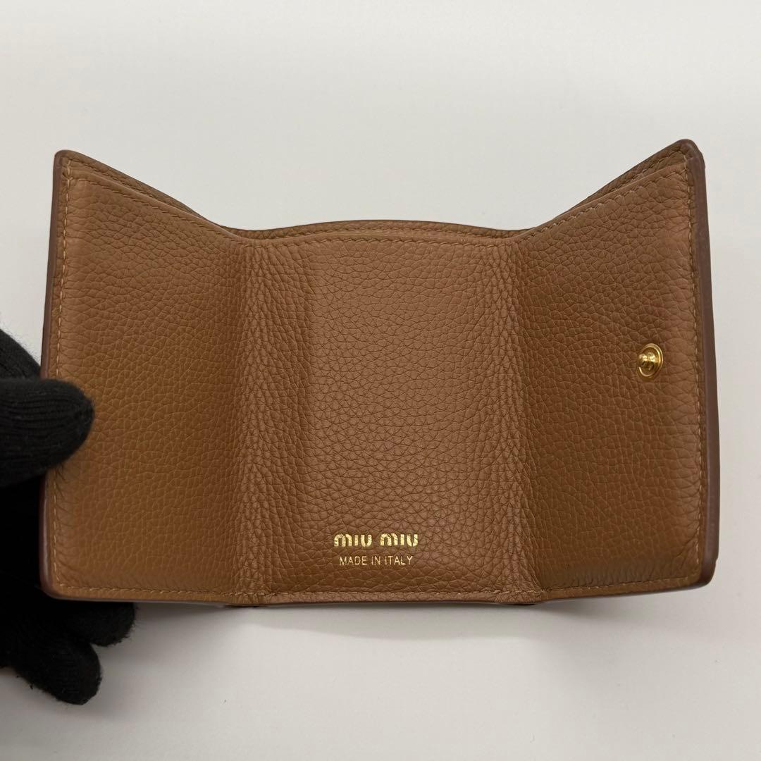 RFID搭載　近年モデル miumiu ミュウミュウ　ヴィッテロダイノレザー　茶