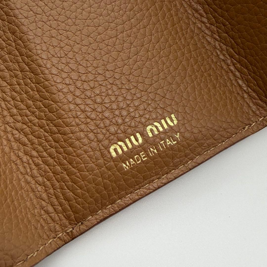 RFID搭載　近年モデル miumiu ミュウミュウ　ヴィッテロダイノレザー　茶
