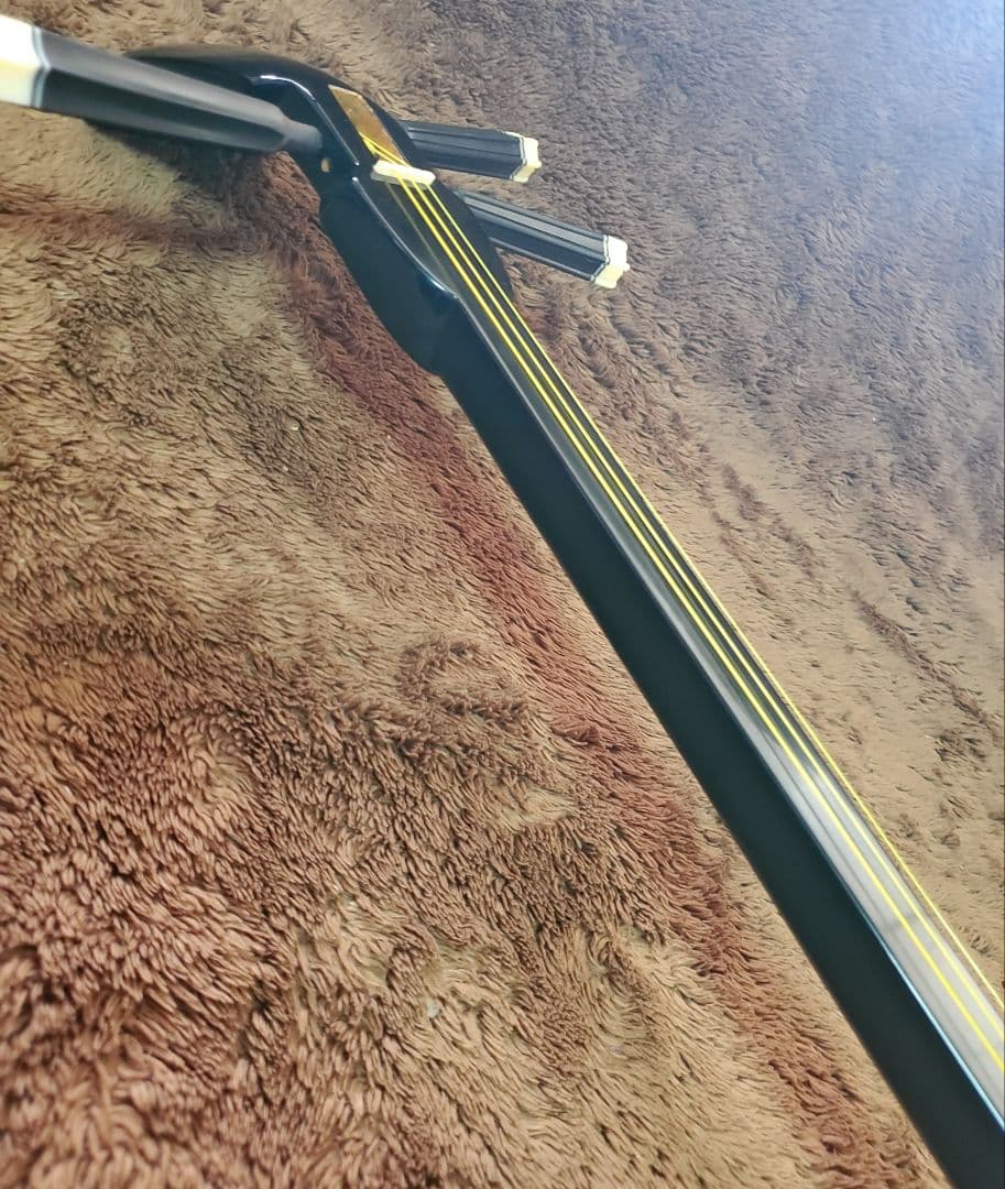 三線 蛇皮 強化張り 真壁型 オーストリッチハードケース 鍵付 黒塗り 沖縄
