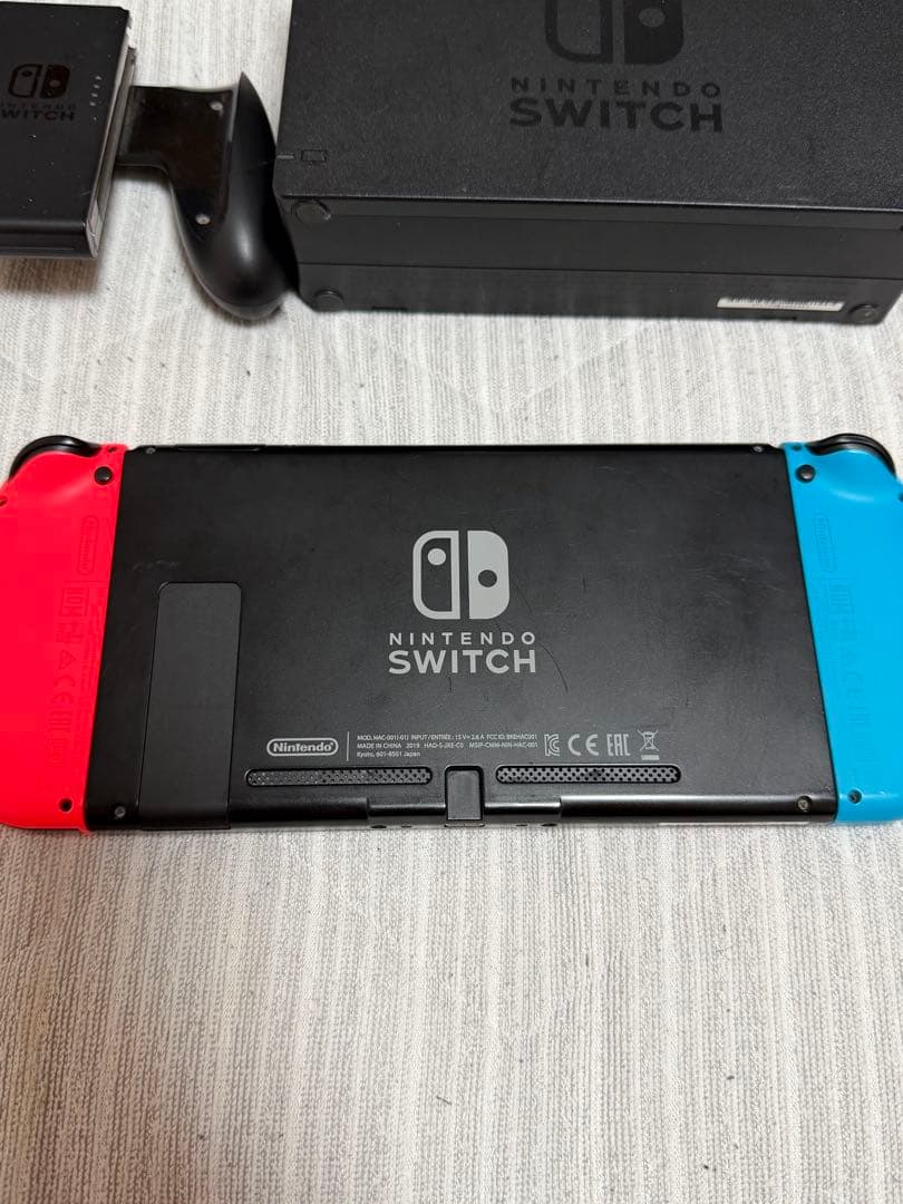 【美品】Nintendo Switch 本体 赤/青 Joy-Con付き