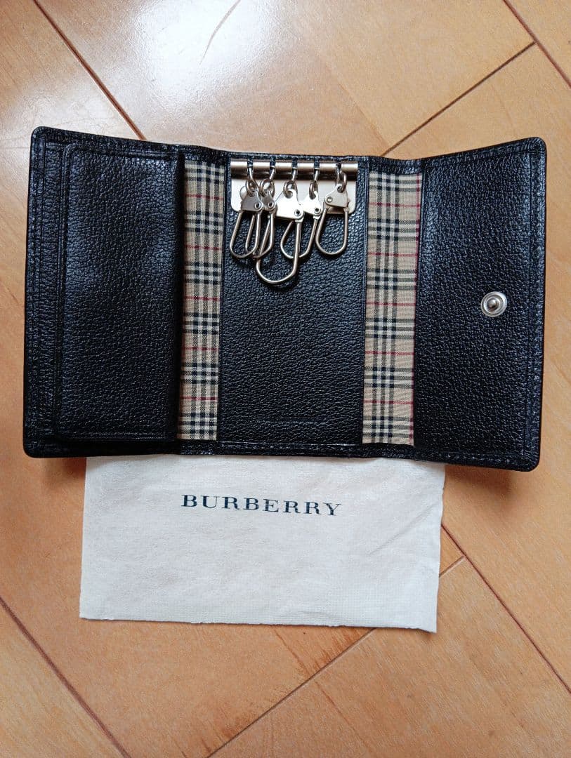 BURBERRY ブラックレザー キーケース