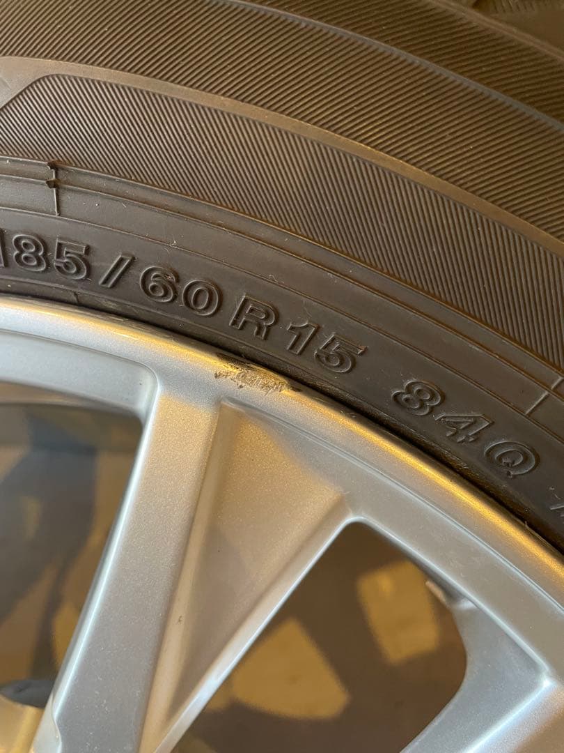 185/60R15 スタッドレスタイヤ　ヨコハマ　weds