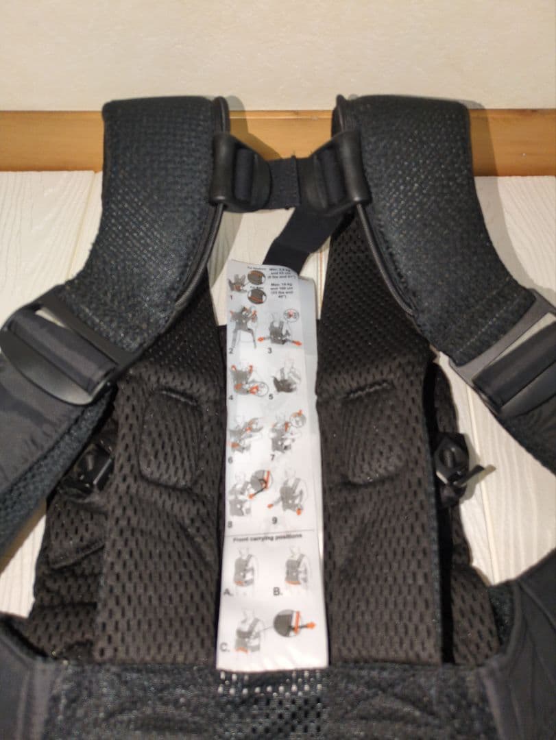 【新品同様】BabyBjörn ベビービョルン抱っこ紐 ONE KAI ブラック