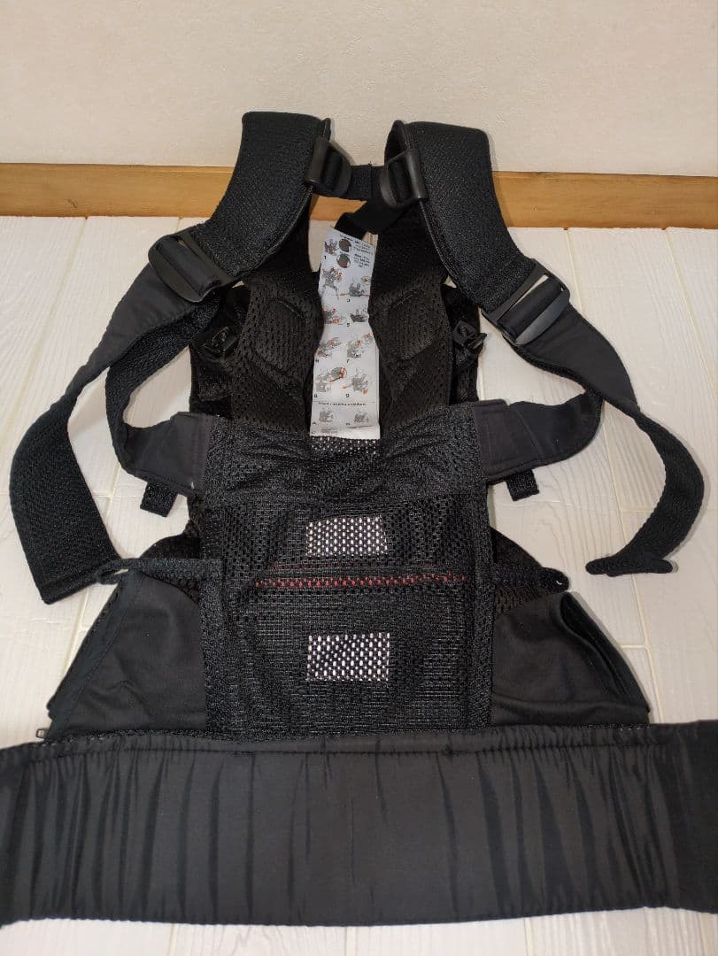 【新品同様】BabyBjörn ベビービョルン抱っこ紐 ONE KAI ブラック
