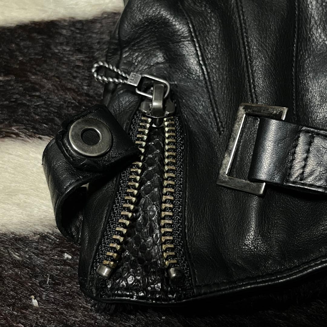 小物 00s FUGA python leather zip glove julius