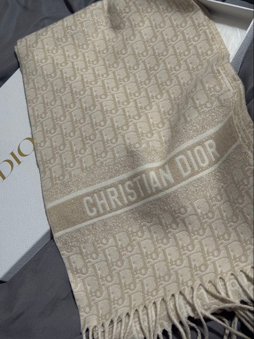 Dior マフラー ホワイトゴールド 新作