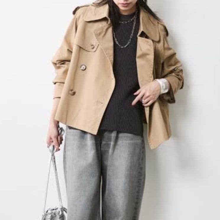 ベージュ ショートトレンチコート ダブルブレスト　CHICSTYLE　４L
