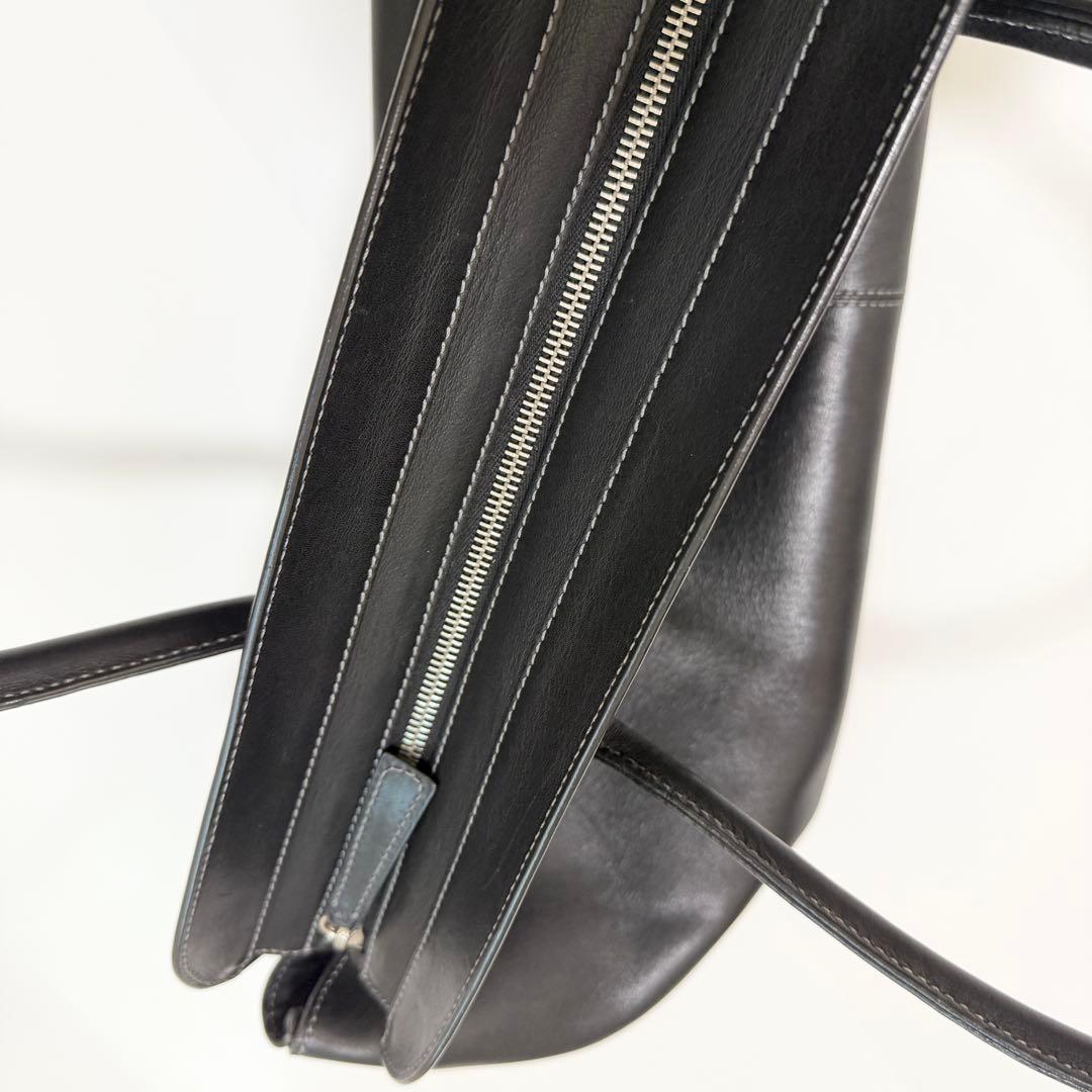 Tod's トッズ　ビジネス　ボストン　バッグ　大容量　A4可　トートバッグ　黒