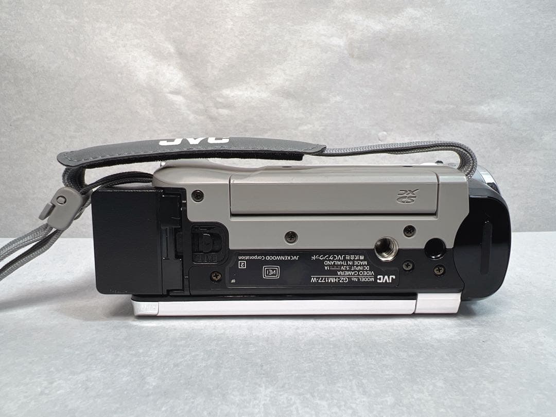 JVC Everio GZ-HM33-W 15年