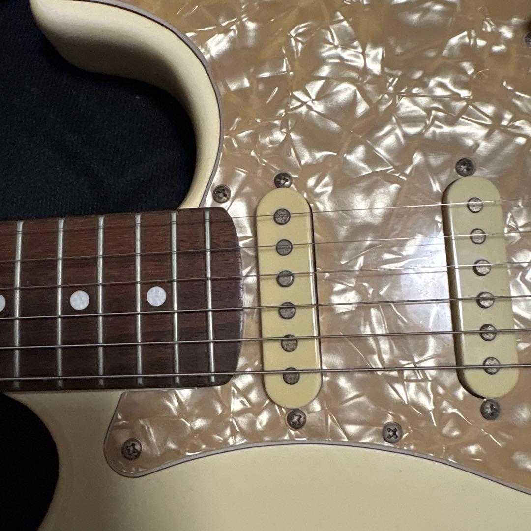 b*n様 Bacchus BST-350 エレキギター