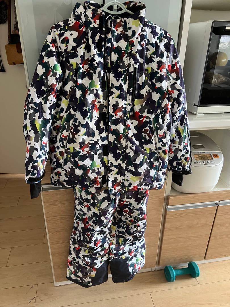 子供のスノースーツ