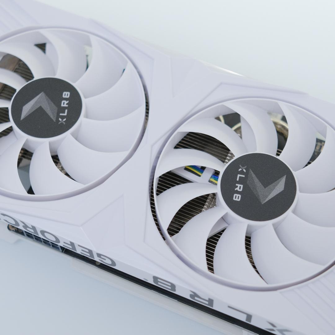 グラフィックボード・グラボ・ビデオカード PNY RTX 4060 8GB Gaming WHITE EDITION
