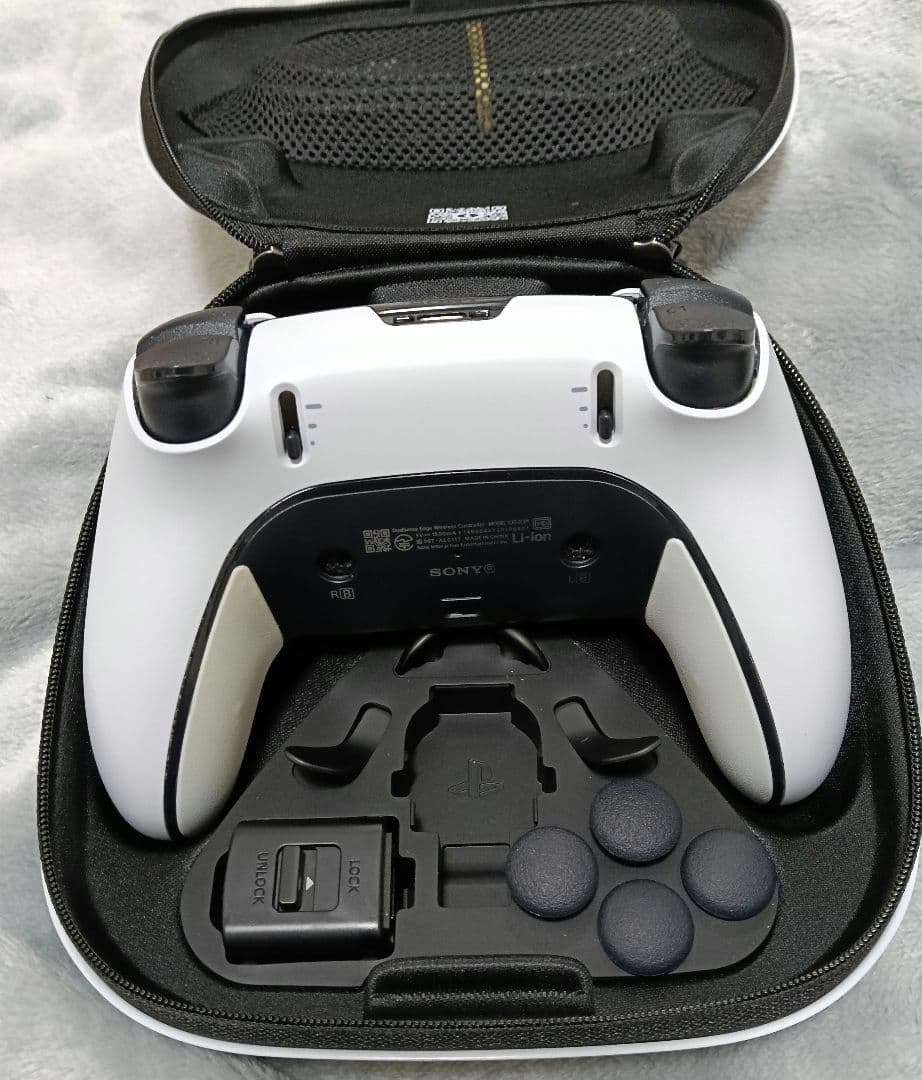 DualSense Edge ワイヤレスコントローラー
