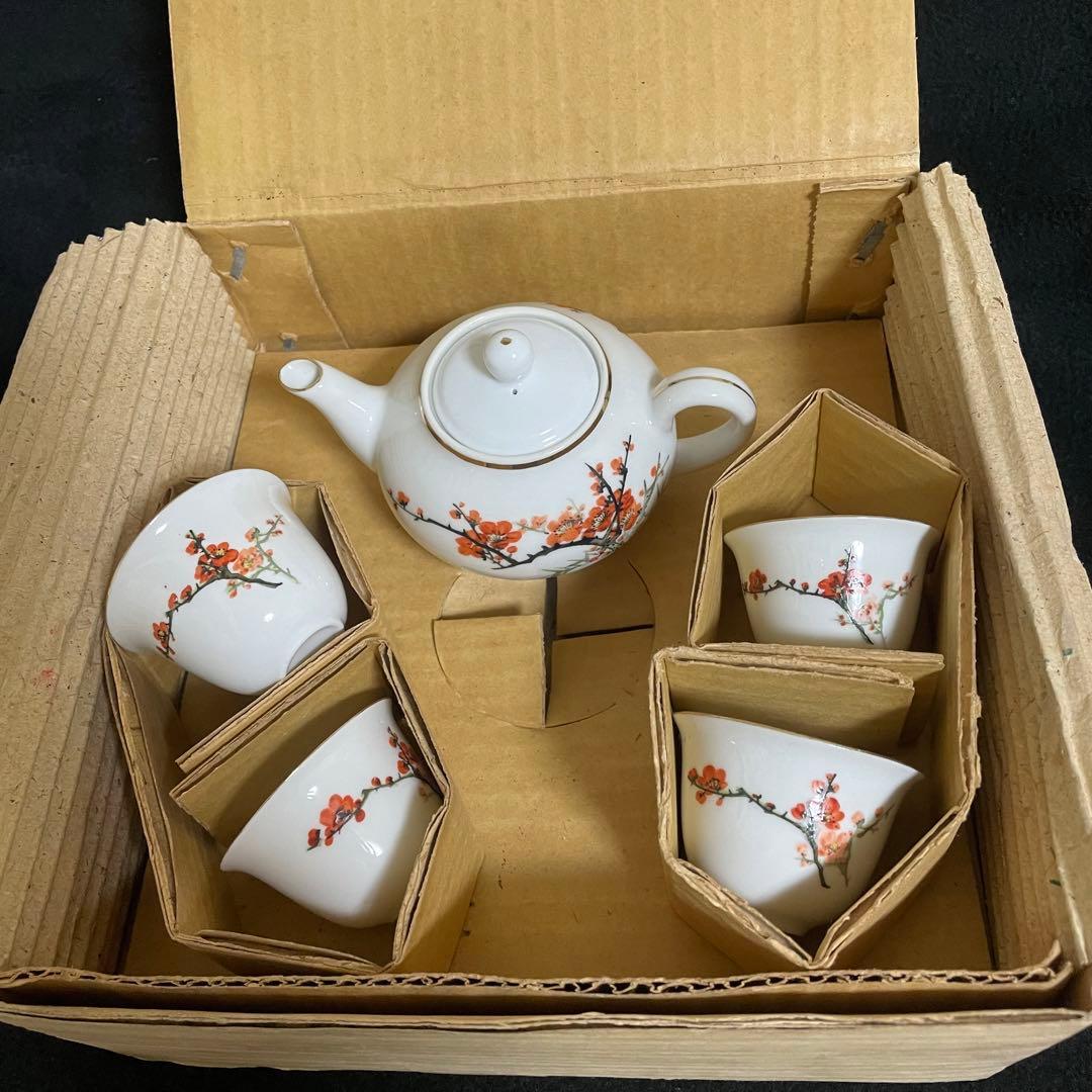 茶器セット　茶具　中国　白磁　梅　紅梅　China  飲茶　中国製造　箱入り　茶
