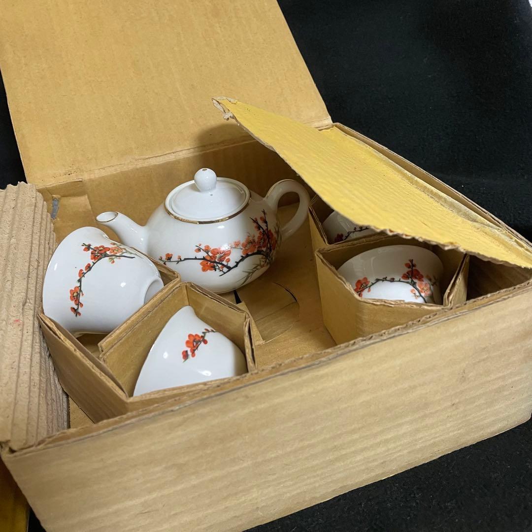 茶器セット　茶具　中国　白磁　梅　紅梅　China  飲茶　中国製造　箱入り　茶