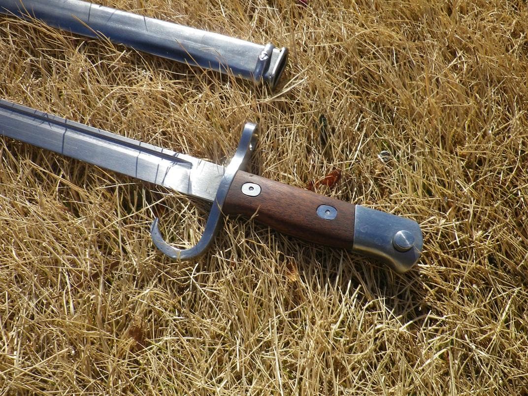 ひ*き様 三十年式銃剣　レプリカ　複製品　チタン製