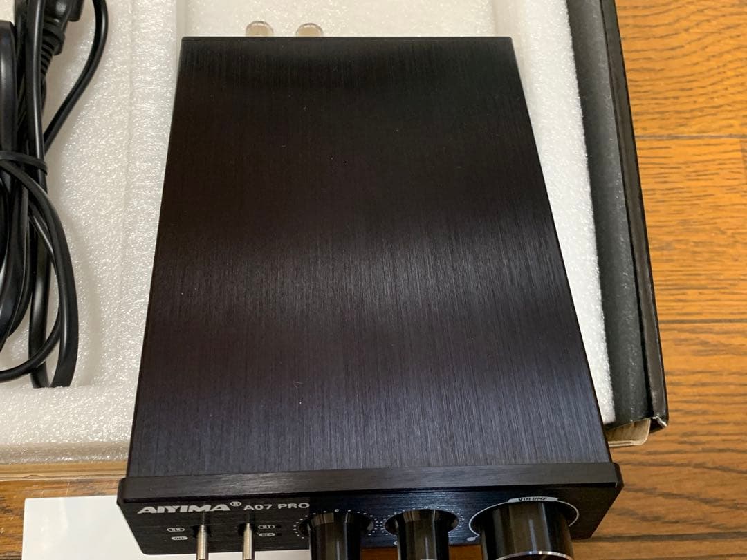 美品　AIYIMA A07 PRO デスクトップアンプ　スピーカーケーブル付き