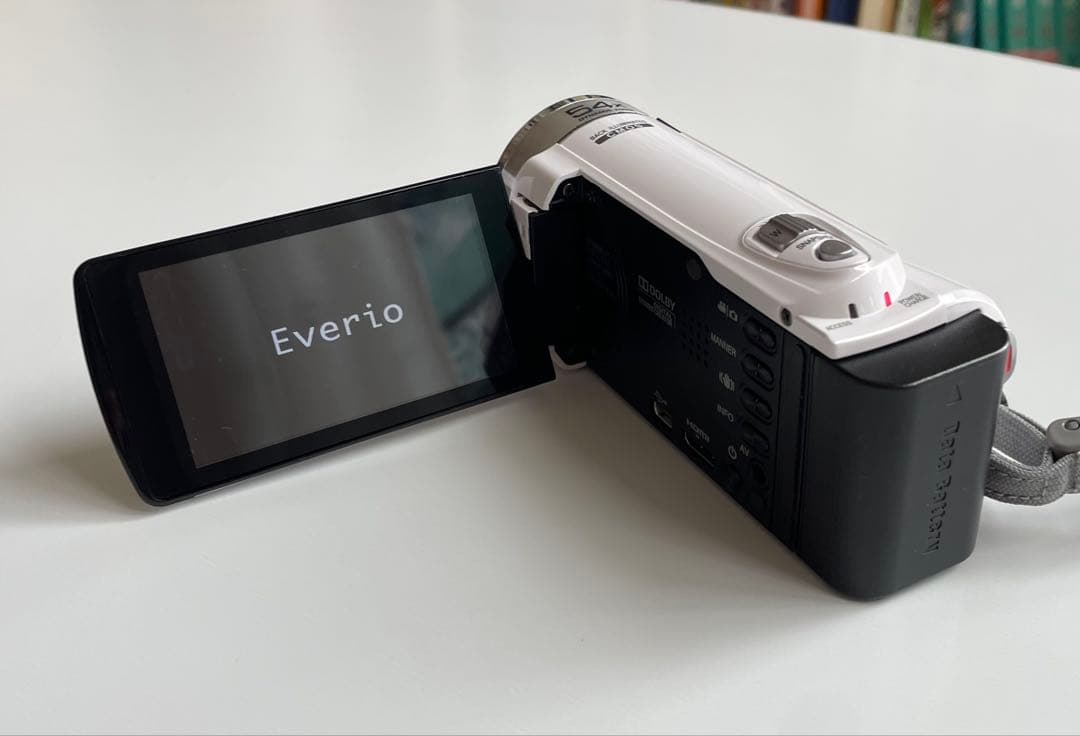 【通電確認済】JVC Victor Everio GZ-E265-Wビデオカメラ