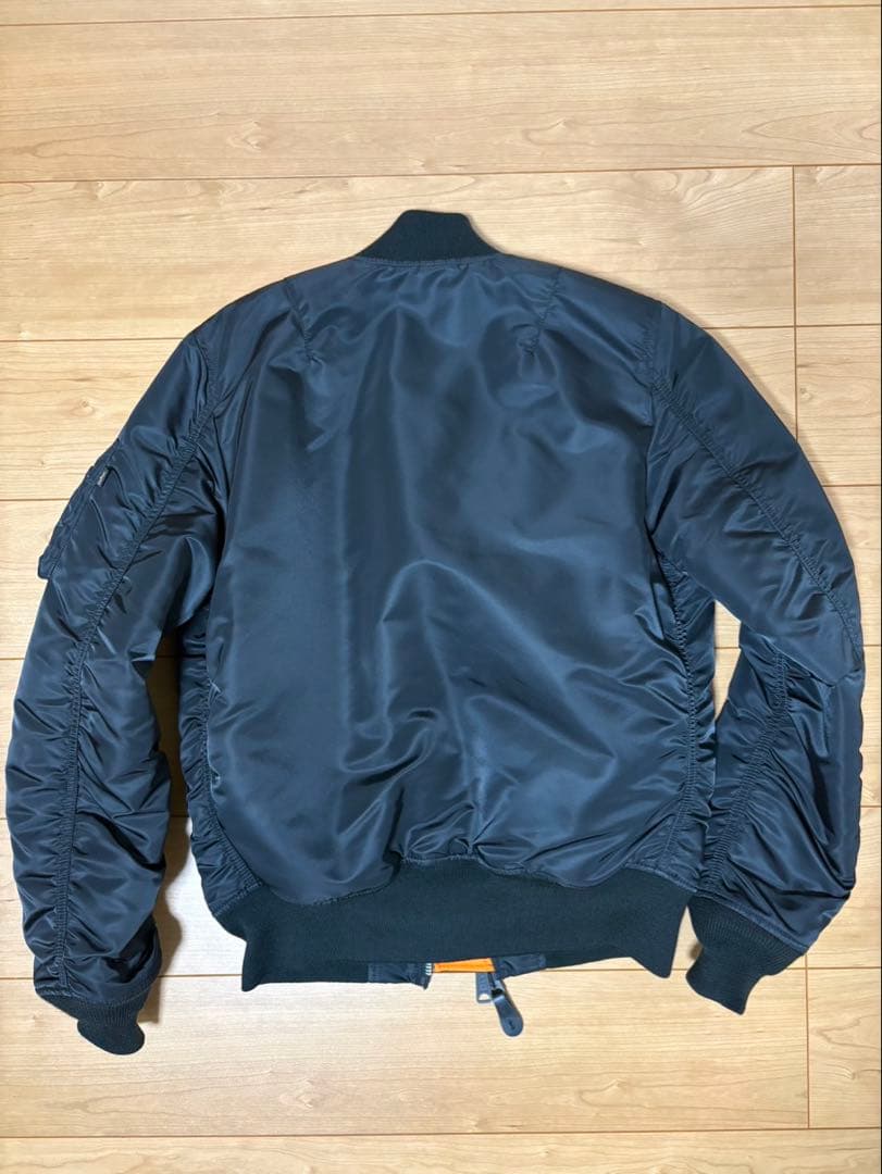 【ALPHA INDUSTRIES】　アルファ MA-1 Mサイズ