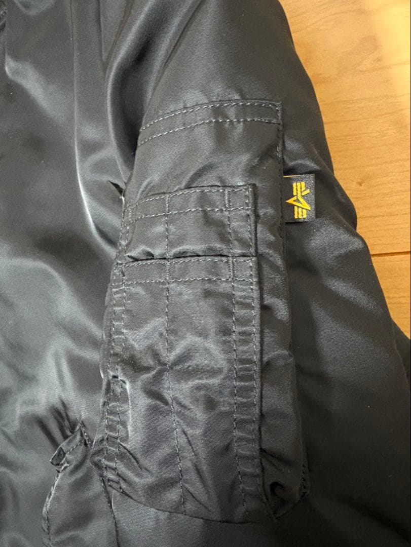 【ALPHA INDUSTRIES】　アルファ MA-1 Mサイズ