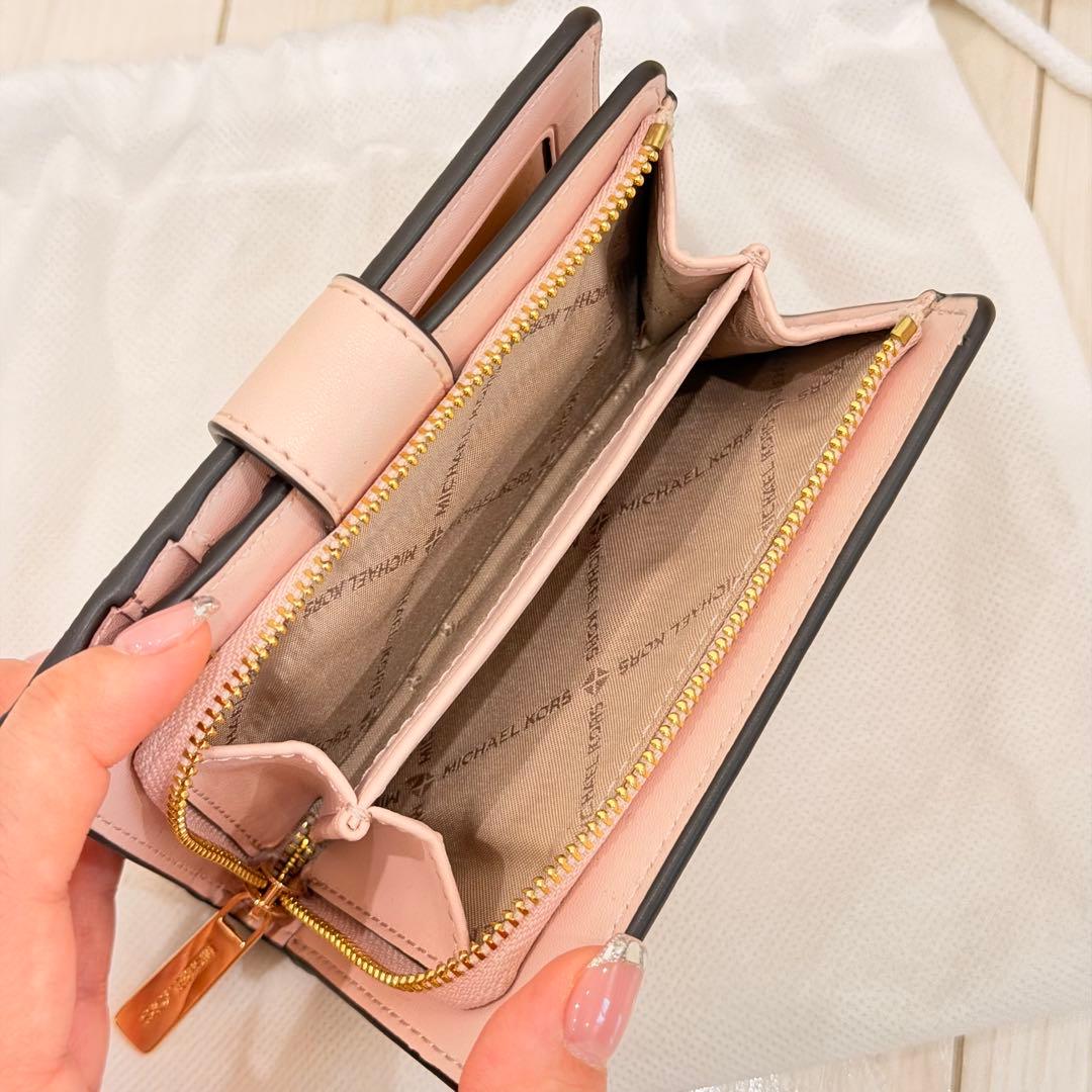 【正規品/新品】MICHAEL KORS モノグラム 二つ折り財布