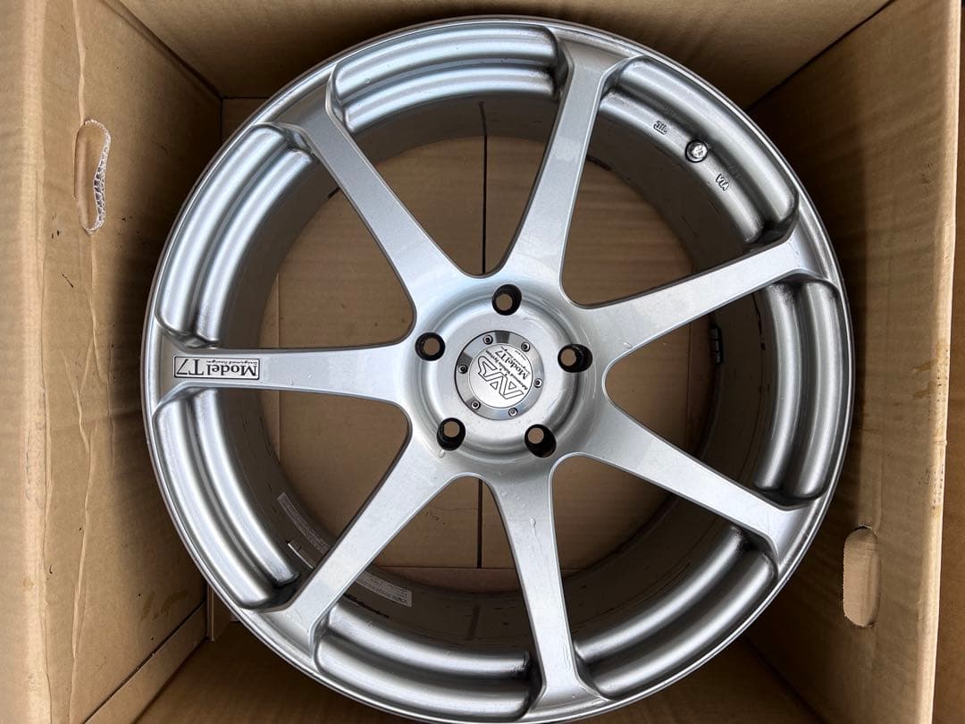 AVS Model7（モデル7） 18インチ 8J +38 PCD114.3