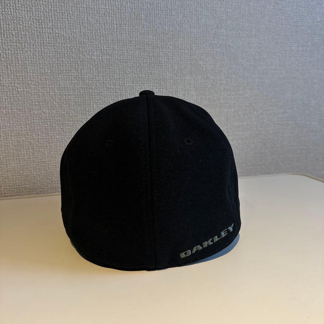 OAKLEY ブラックキャップ　シンプルデザイン フリーサイズ