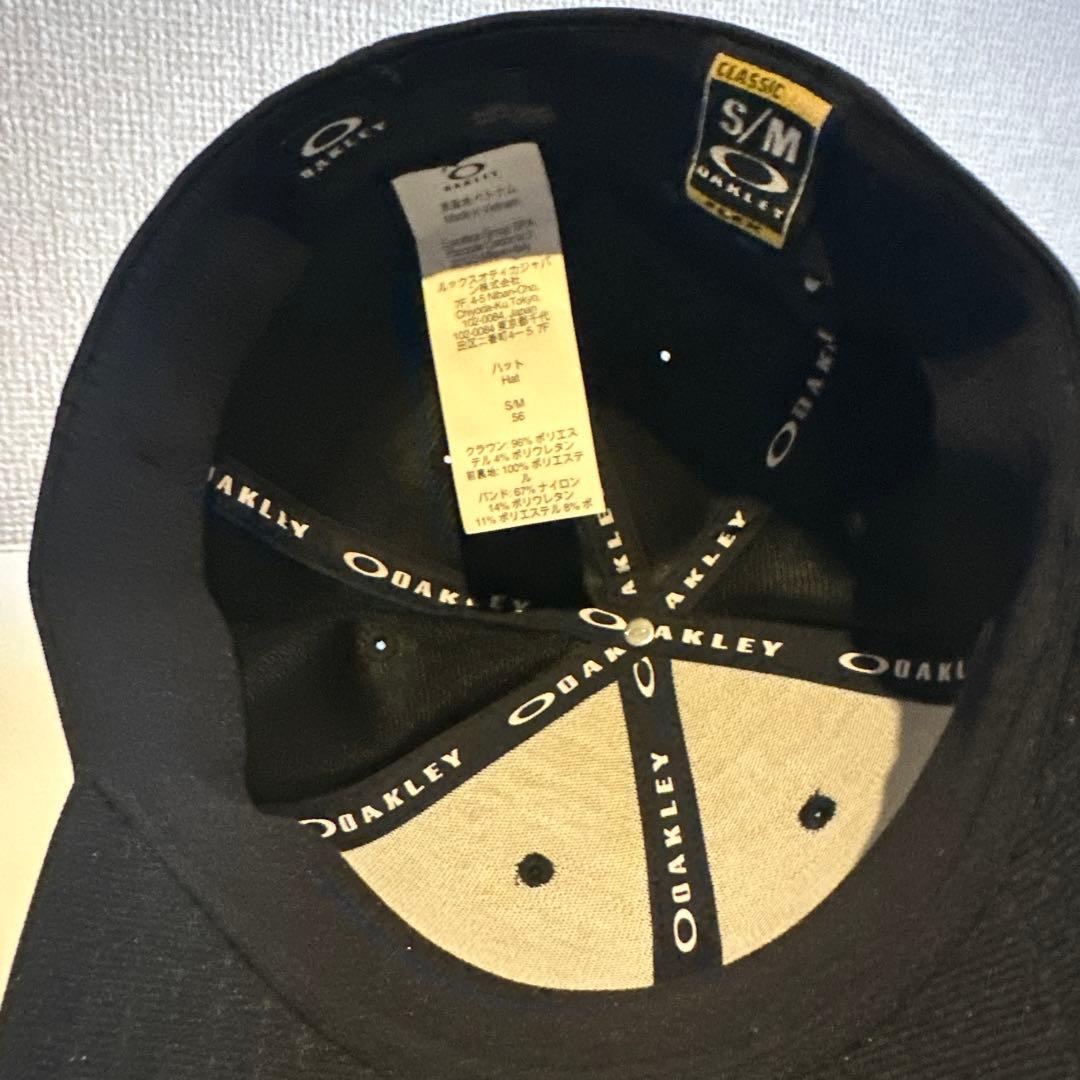 OAKLEY ブラックキャップ　シンプルデザイン フリーサイズ